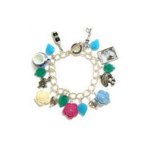 Alice in Wonderland Themed Charm Bracelet Alice in Wonderland Themed Charm Bracelet